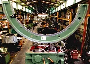 Accionamiento autoalineable de doble piñón para molino