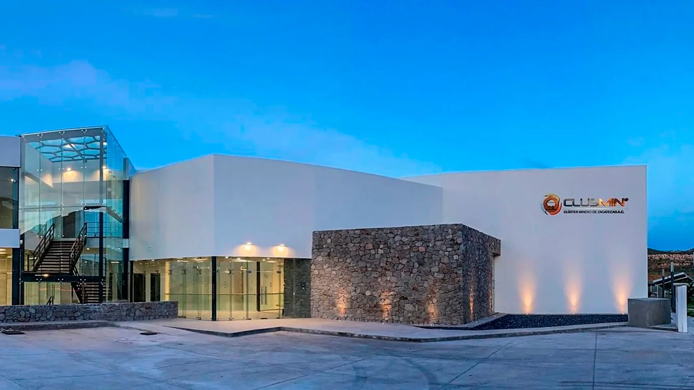 Imagen destacada: ÜBergbau fortalece su presencia en Zacatecas: una visita estratégica que marca el inicio de grandes proyectos