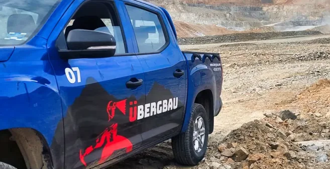 Vehículo de ÜBergbau en una operación minera